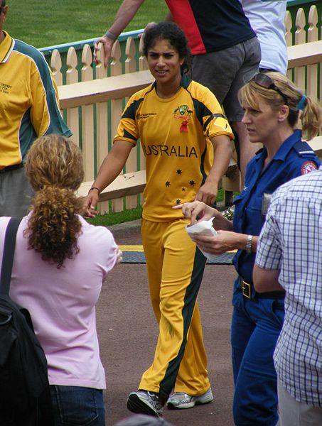 Top 12 Legendary Female Bowlers Who Redefined Cricket