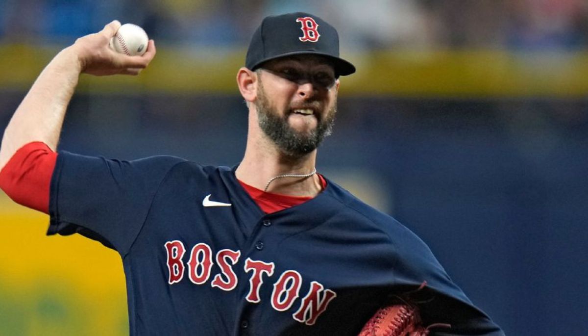 Texas Rangers Welcome Back Veteran Pitcher Chris Martin on New Deal