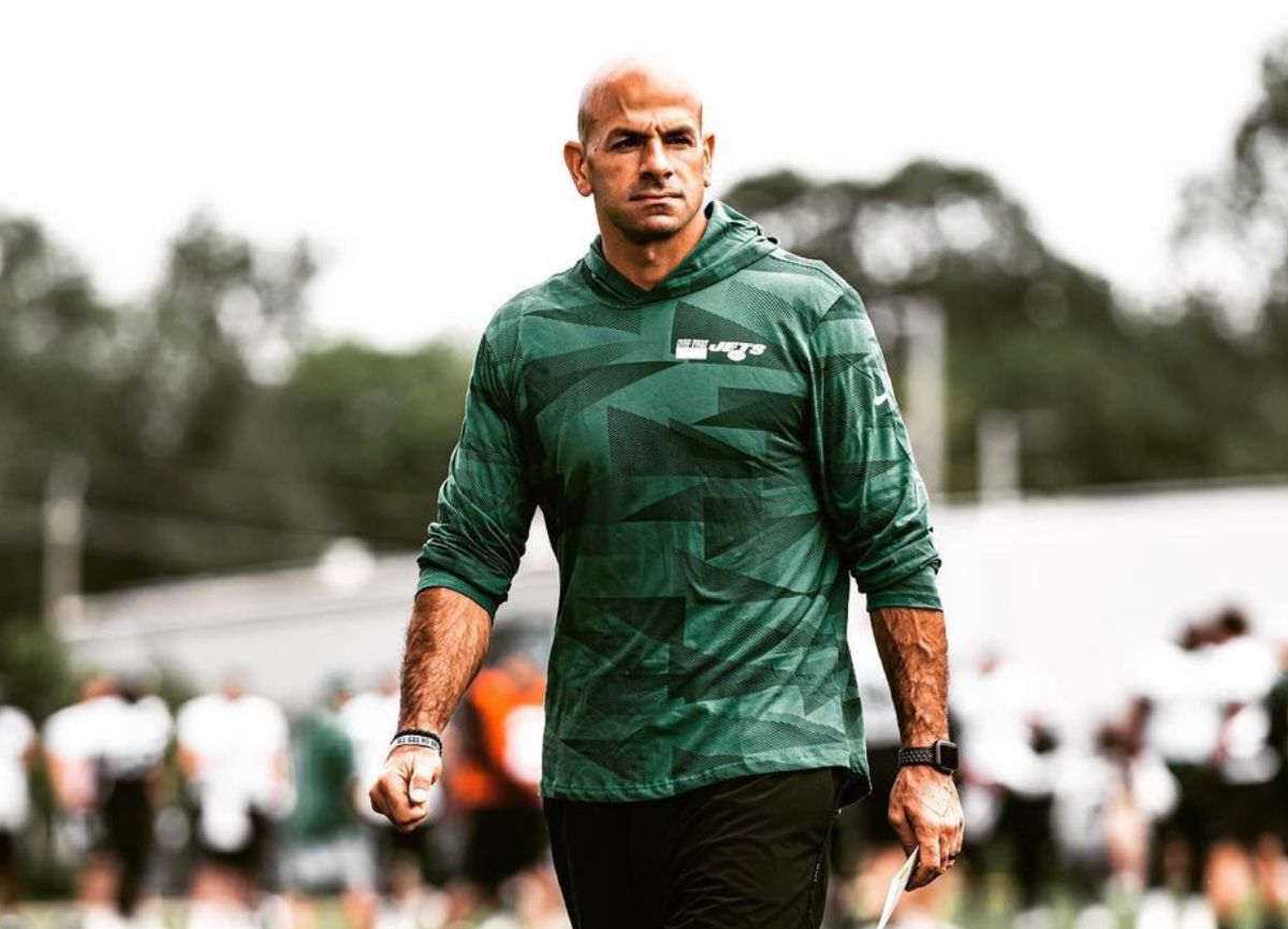 New York Jets Seek New Head Coach After Robert Saleh Departure