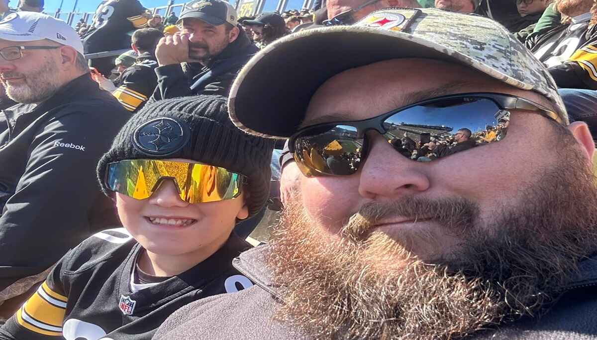 Honoring a Veteran's Legacy: Jackson Guthrie's Family Grieves Loss of Father and Coach