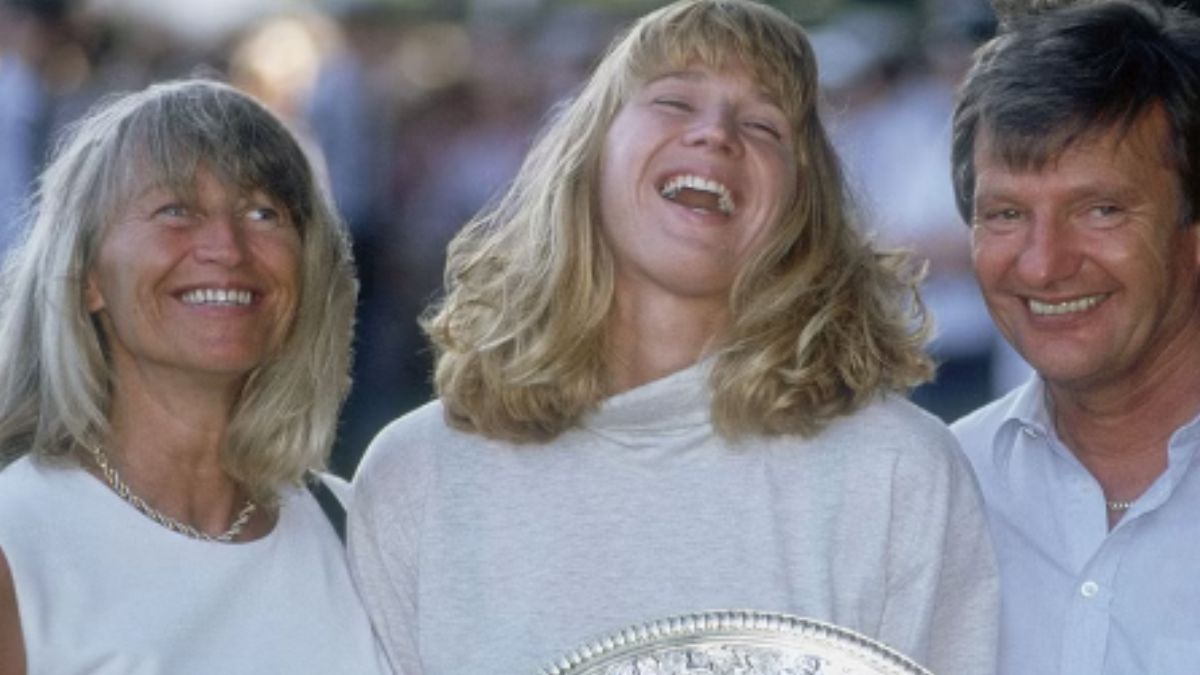 Steffi Graf's Early Tennis Journey and Family Influence