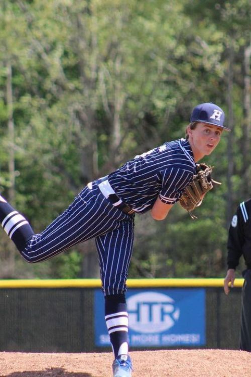 Tragic Passing of Former Baseball Player Wilson Moore: Community Mourns Loss